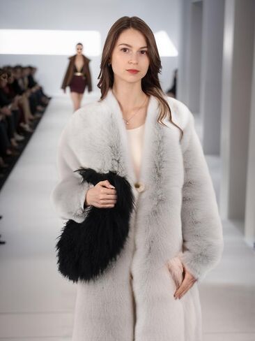 Big Fur Tote Bag Curly Lamb Hair Furry Purse with Genuine Leather Handles Plush Black Fur Handbag in Saudi Arabia