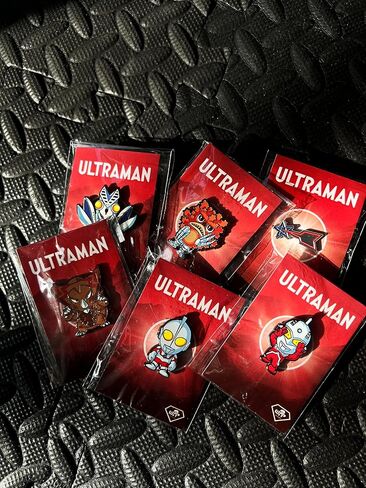 ما هو دبوس مجوهرات باشن الخاص بك Ultraman Seven Emerium Pin، مرخص رسميًا in Kuwait