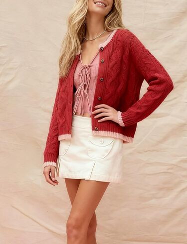 سترة صوفية نسائية من Watashi بأكمام طويلة وأزرار للإغلاق ورقبة دائرية كاجوال in Kuwait