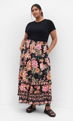 المدينة الأنيقة للسيدات بالإضافة إلى تنورة ديفين جمال in Kuwait