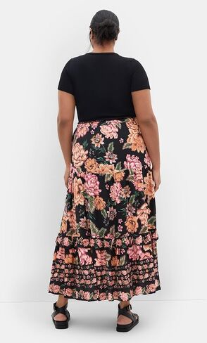 المدينة الأنيقة للسيدات بالإضافة إلى تنورة ديفين جمال in Kuwait