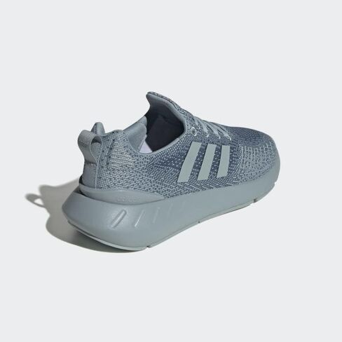 حذاء رياضي نسائي من adidas Swift Run 22، رمادي سحري/أزرق/أبيض متغير، 5 in Saudi Arabia
