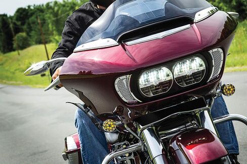 فتحات تهوية شبكية للمصابيح الأمامية من Kuryakyn لـ '15-'19 Road Glide، كروم in Saudi Arabia
