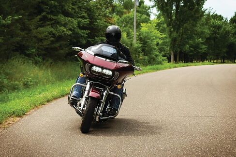 فتحات تهوية شبكية للمصابيح الأمامية من Kuryakyn لـ '15-'19 Road Glide، كروم in Saudi Arabia