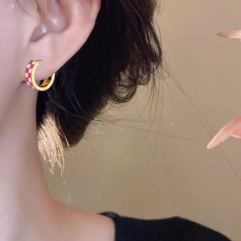 Gold Checkered Earrings for Women Halloween Earring Teacher Earrings Football Mom Black And White Hoop Earring Checkered Houndstooth Accessories Dainty Huggie Earring Jewelry in Saudi Arabia