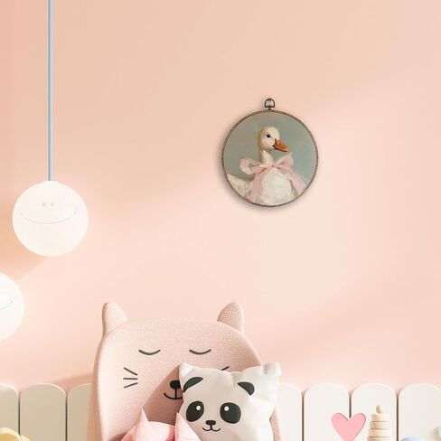 Coquette Pink Bow Duck بيضاوي جدار الفن مؤطر، Preppy Girly ديكور جدار بيضاوي، خمر بطة جرلي معلقة قماش يطبع منحوتات الحائط للفتيات غرفة النوم ديكور غرفة النوم، 8.5x11.5 بوصة in Saudi Arabia