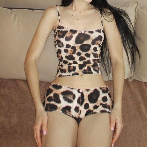 طقم بيجامة نسائي مكون من قطعتين Y2K Cami بيجامة ملابس نوم دانتيل قصير PJ مجموعة مع شورت أطقم صالة متطابقة in Kuwait
