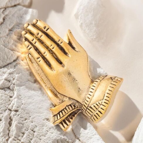Serenity Prayer Brooch Pins Gold Praying Hands Vintage Lapel Badge Brooches for Women Fashion Jewelry Clothing Decoration Accessories in Kuwait