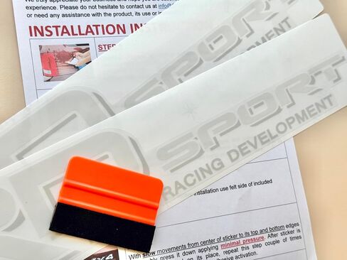 ملصقات رياضية باللونين الأسود والأحمر متوافقة مع TRD، ملصق تزيين تلقائي للدفع الرباعي 4x4، لسرير الشاحنة، ومركبات الطرق الوعرة، وسيارات الدفع الرباعي، ومتينة ومقاومة للطقس، مقاس 19 × 3 بوصة (مجموعة من 2) in Kuwait