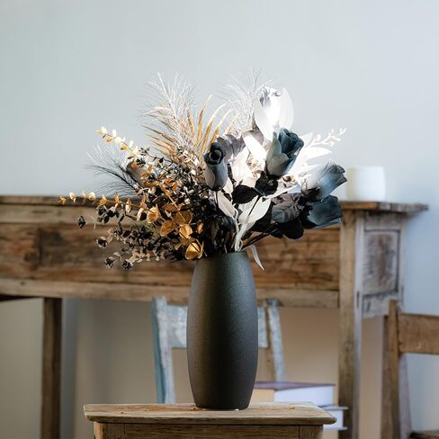 تشكيلة زهور اصطناعية من الذهب الأسود، وأوراق الورد والأوكالبتوس، قطعة زخرفية فاخرة، ديكور منزلي محايد حديث، قطعة مركزية أنيقة لطاولة الطعام، على الطراز الجمالي القوطي، ديكور الهالوين in Kuwait