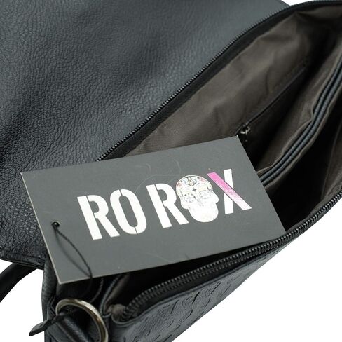 حقيبة كتف نسائية من Ro Rox على شكل جمجمة من البولي يوريثان بمسامير قوطية in Kuwait
