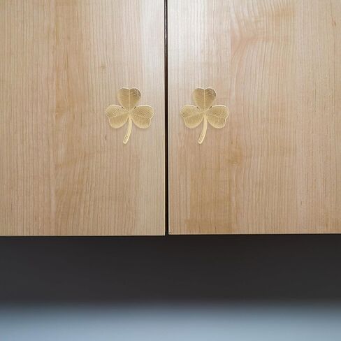 QianShi 2pcs Brass Shamrock Drawer Pull Knobs Kitchen Closet Knobs Vintage Dresser Wardrobe Door Decorative Handles Leaf Shaped Pulls Hardware Home Bedroom St. Patrick's Day Decor (Shamrock) in Kuwait