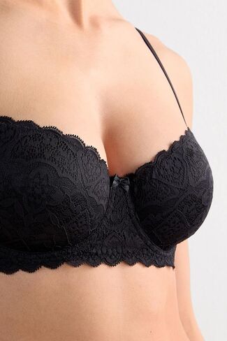 Woman's Sofia Lace Balconette Bra in Kuwait