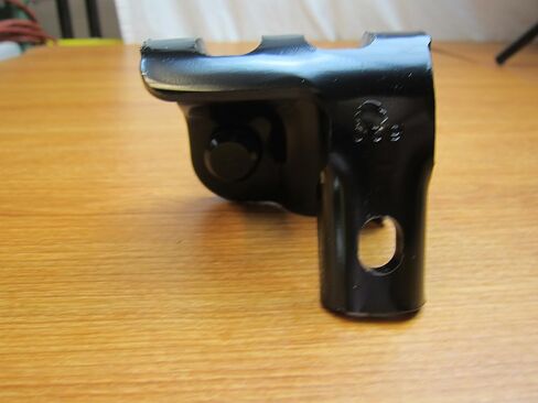 Jeep Wrangler Steering Linkage Damper Bracket Mopar OEM 68066693AA in Saudi Arabia