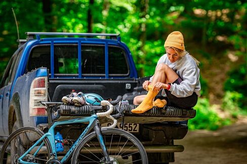 NORFOLK Leonardo Hiking, Trekking Merino Wool Mid Weight Cushioned Crew Diabetic friendly Socks, for Men and Women, 4 pack in Saudi Arabia