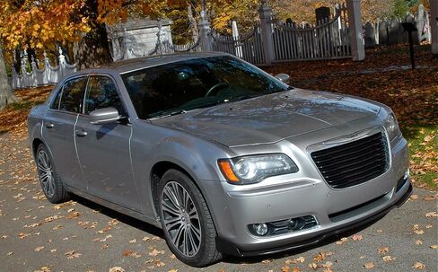 IKON MOTORSPORTS, 3PCS Front Bumper Lip Compatible with 2011-2014 Chrysler 300, 3 PCS Front Bumper Protector Body Splitter Spoiler PU Unpainted Black IKON Style in Saudi Arabia
