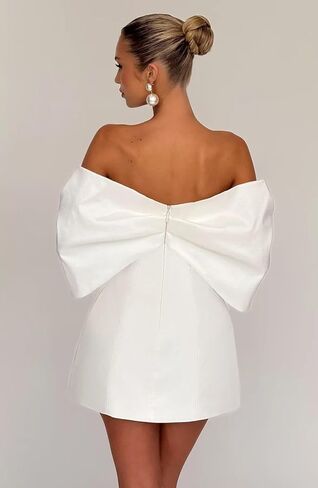 فساتين زفاف قصيرة للعروس بدون حمالات من الساتان فستان زفاف صغير لحفلات الكوكتيل in Kuwait