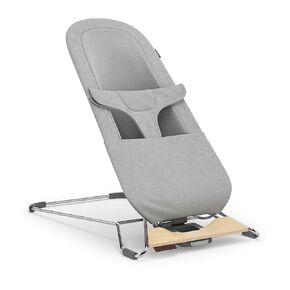 كرسي هزاز UPPAbaby Mira / كرسي هزاز محمول 2 في 1 + مقعد ينمو مع طفلك / GREENGuard® Gold، JPMA + FSC® معتمد / بطانة مقعد مريحة + حقيبة تخزين متضمنة / تشارلي (مزيج رملي / كروم أسود / خشب الجوز)