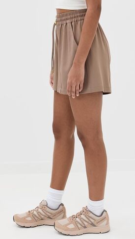 Varley Women's Barket Woven Shorts in Saudi Arabia