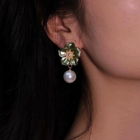 Vintage Camellia Pearl Stud Earrings for Women Floral Pearl Drop Dangle Earrings for Women Bridal Party Jewelry in Kuwait