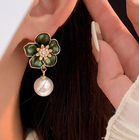 Vintage Camellia Pearl Stud Earrings for Women Floral Pearl Drop Dangle Earrings for Women Bridal Party Jewelry in Kuwait