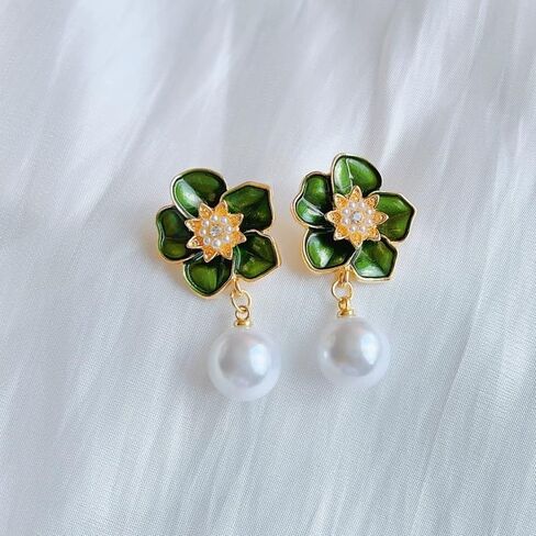 Vintage Camellia Pearl Stud Earrings for Women Floral Pearl Drop Dangle Earrings for Women Bridal Party Jewelry in Kuwait