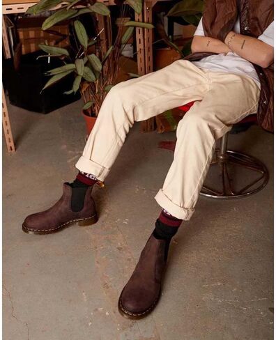 Dr. Martens Unisex-Adult 2976 Chelsea Boot in Saudi Arabia