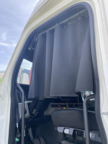 ستائر الزجاج الأمامي تناسب Freightliner Cascadia 2008-2025 (رمادي) in Kuwait