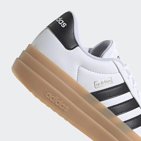 أديداس ونسى VL Court Sneaker Bold Sneaker ، Alumina/White/Gum ، 7.5 in Kuwait