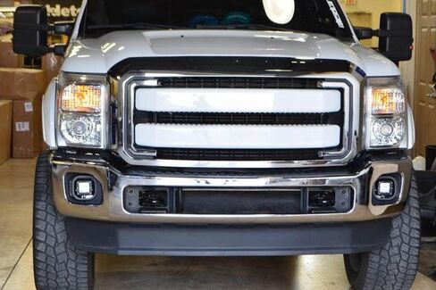مجموعة مصابيح الضباب LED من iJDMTOY متوافقة مع 1999-2016 Ford F250 F350 F450 Super Duty، تتضمن (2) مكعبات LED عالية الطاقة 20 وات، ودعامات تثبيت لموقع Foglight وأحزمة أسلاك/محول in Saudi Arabia