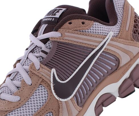 حذاء Nike Zoom Vomero 5 للرجال (HF1553-200، طين مغبر/بنفسجي بلاتيني/أرجواني سموكي/أرضي) مقاس 13 in Saudi Arabia