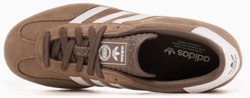 حذاء رياضي Adidas Originals Gazelle للرجال (Earth Strata White Gold Metallic، 7.5) in Saudi Arabia
