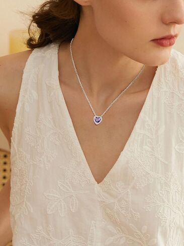 قلادة FindChic Dainty Heart جوهرة الميلاد للنساء الأمهات والفتيات مطلية بالبلاتين CZ قلادة لامعة لعيد الميلاد والذكرى السنوية لعيد الحب لأمها، مع صندوق هدايا in Saudi Arabia