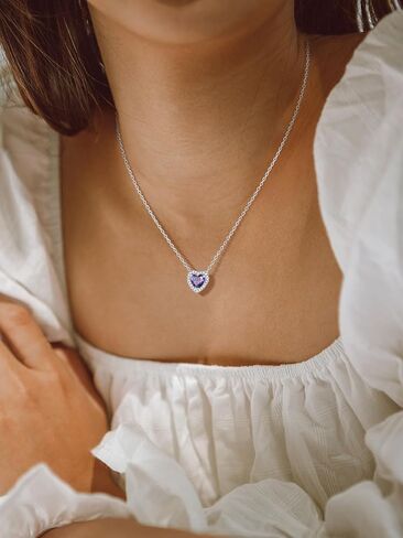 قلادة FindChic Dainty Heart جوهرة الميلاد للنساء الأمهات والفتيات مطلية بالبلاتين CZ قلادة لامعة لعيد الميلاد والذكرى السنوية لعيد الحب لأمها، مع صندوق هدايا in Saudi Arabia