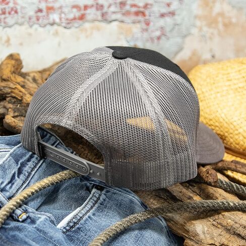 قبعة Snapback قابلة للتعديل بحزام خشن من HOOEY in Kuwait