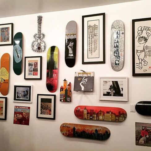Skateboard Wall Mount, Luxury Skateboard Deck Display, Skateboard Storage Hanger Rack, Floating Effect, Transparent in Saudi Arabia