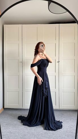 Off The Shoulder Chiffon Bridesmaid Dresses Spaghetti Straps Corset A-Line Black Formal Dress with Slit in Saudi Arabia