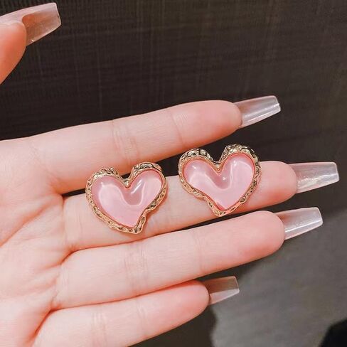 1 Pair Pink Heart Stud Earrings, Fashionable Gold Tone Earring for Women, Delicate Jewelry for Special Occasions, Chic Accessory for Daily Wear(Pink&Gold) in Saudi Arabia