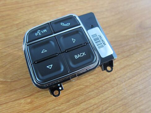2011-2013 Jeep Grand Cherokee Left Side Steering Wheel Control Switch MOPAR OEM in Saudi Arabia
