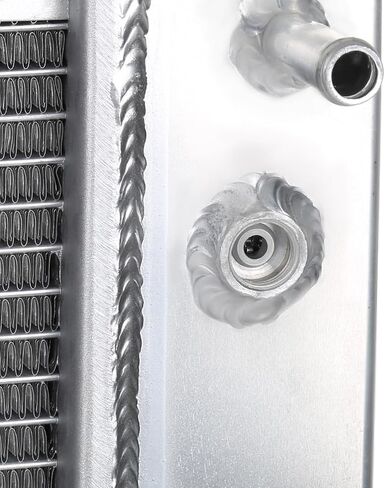 Spec-D Tuning Single-Row Aluminum Performance Cooling Radiator Compatible with 1999-2004 Chevy Silverado Automatic Transmission 4.8L 5.3L V8 in Saudi Arabia