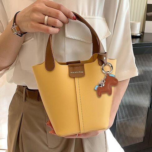 4 قطع حقيبة جلدية على شكل حصان سلسلة مفاتيح على شكل حصان وحلية جلدية لطيفة على شكل حيوان لمحفظة حقائب اليد وإكسسوارات حقيبة يدوية وحامل مفاتيح وهدايا ساحرة (أسود، برتقالي، بني، أخضر) in Kuwait