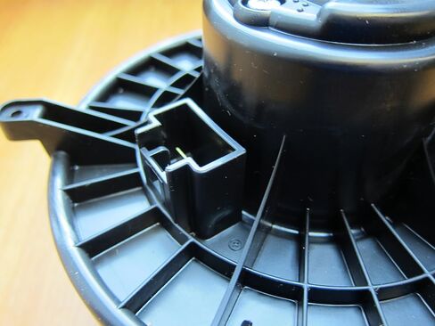 Jeep Grand Cherokee Dodge HVAC Blower Motor with Fan Mopar OEM 68224166AB in Saudi Arabia