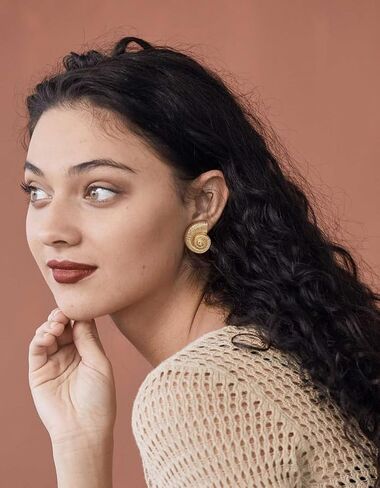 LILIE&WHITE Conch Sell Earrings Gold Stud Earrings For Women Love Knot Stud Earrings Angel Wings Stud Earrings in Kuwait