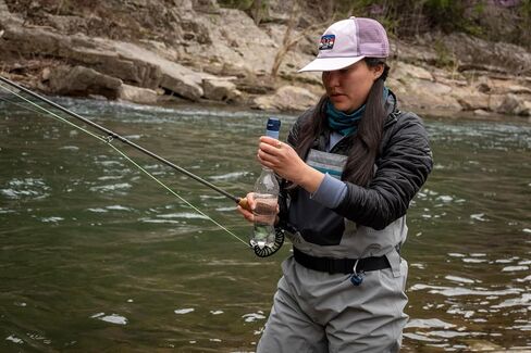 LifeStraw Peak Series – Solo Personal Water Filter for Hiking, Camping, Travel, Survival and Emergency preparedness. Removes Bacteria, parasites and microplastics. in Saudi Arabia