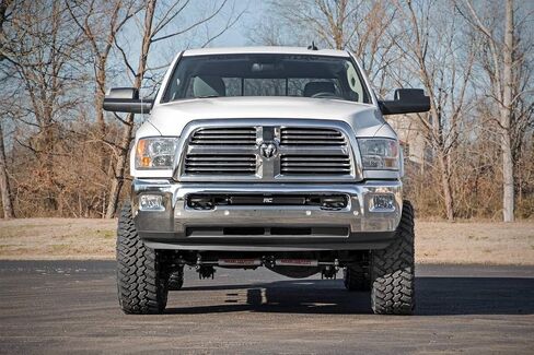 طقم مصد شريط إضاءة LED بصف واحد مقاس 20 بوصة من Rough Country لـ Ram 2500/3500 (2003-2018) in Saudi Arabia
