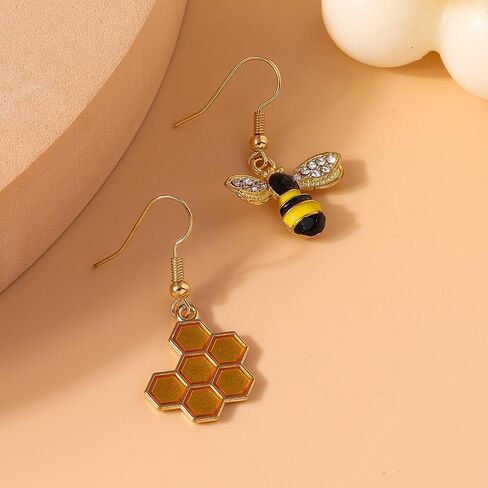 Gold Bee Earrings for Women Bumble Bee Earrings Exquisite and Cute Golden Zircon Bees Earring Jewelry in Saudi Arabia
