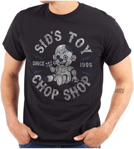 تي شيرت برسومات متجر Sid's Toy Chop | تي شيرت مخيف مستوحى من الرعب المخيف للرجال والنساء in Kuwait
