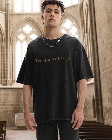 قمصان رجالي مسيحية Trust in The Lord Shirt Jesus Religious Tee تي شيرت برسومات كبيرة الحجم مغسول بالحمض in Kuwait