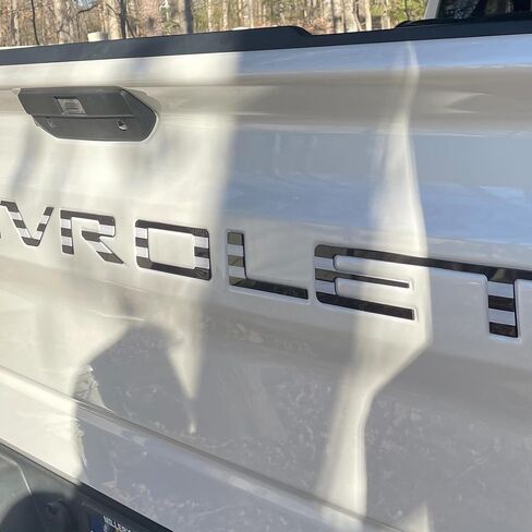 أحرف إدراج الباب الخلفي متوافقة مع Chevy Silverado 2019 2020 2021 2022 2023 2024 2025 ملحقات شارة شعارات خلفية ثلاثية الأبعاد مع لاصق قوي أسود غير لامع in Kuwait