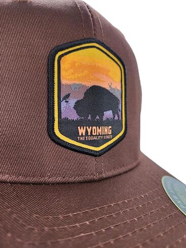 قبعة سائقي الشاحنات Wyoming الأنيقة للرجال - قبعات شبكية Snapback، قبعة بيسبول مثالية للرجال أو القبعات للنساء. in Kuwait